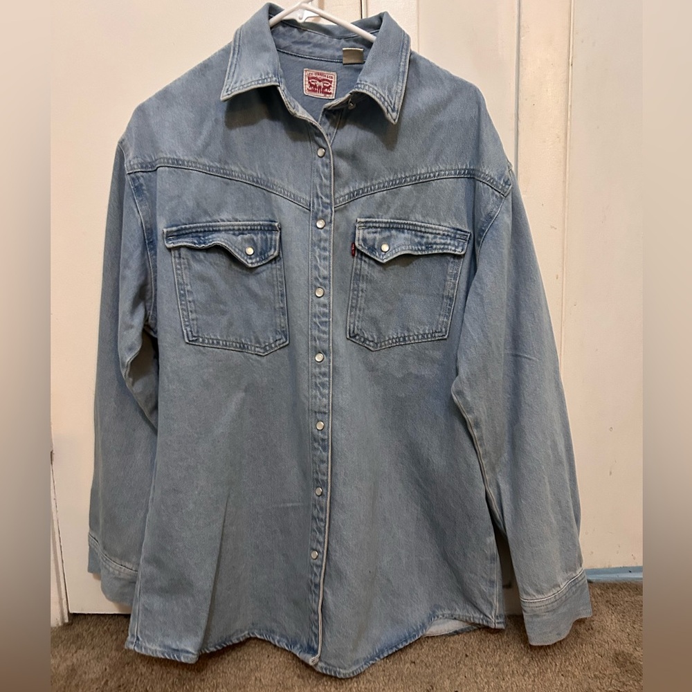 Levi's Classic Blue Denim Jacket women oversized Shirt sz S light wash blue jean